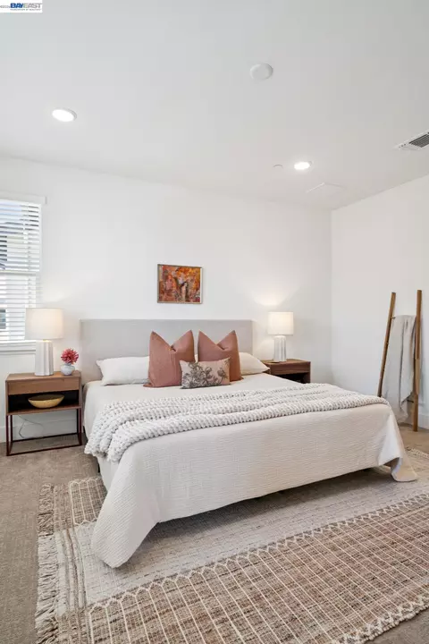 Bedroom - 472 Diller St, Alameda, CA 94501 photo 2 of 8