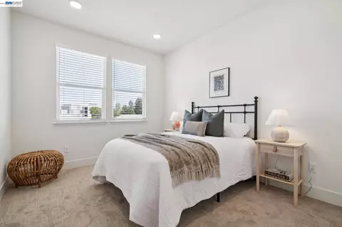 Bedroom - 472 Diller St, Alameda, CA 94501 photo 5 of 8