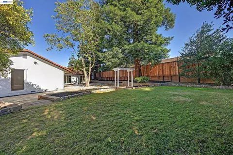 Exterior - 1170 Mardon Ct, Concord, CA 94521 photo 15 of 22