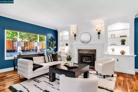 30 Mt Emory Ct, Clayton, CA 94517