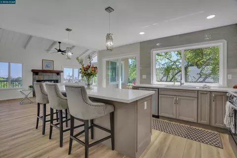 2271 Yale St, Martinez, CA 94553