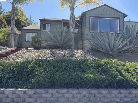 11 Fairview Ave, Vallejo, CA 94590