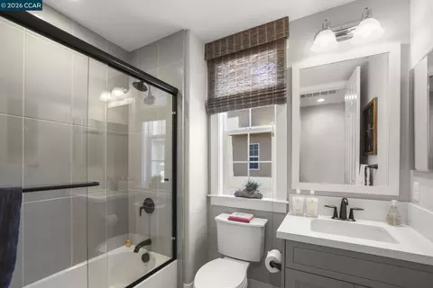 Bath - 600 Thyme Way, San Ramon, CA 94582 photo 4 of 5