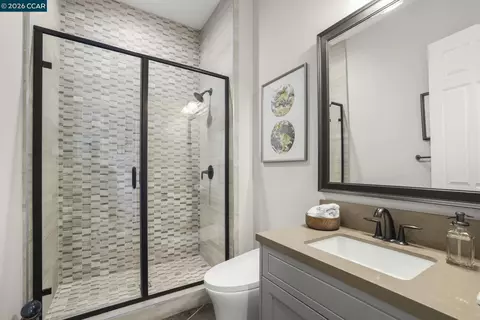 Bath - 600 Thyme Way, San Ramon, CA 94582 photo 3 of 5