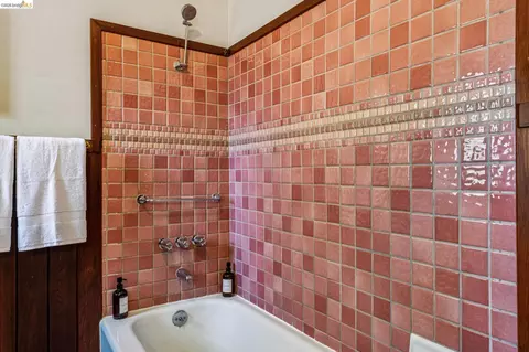 Bath - 2953 Hillegass Ave, Berkeley, CA 94705 photo 5 of 5