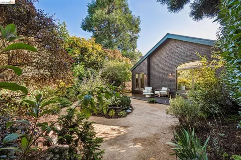 Exterior - 2953 Hillegass Ave, Berkeley, CA 94705 photo 18 of 27