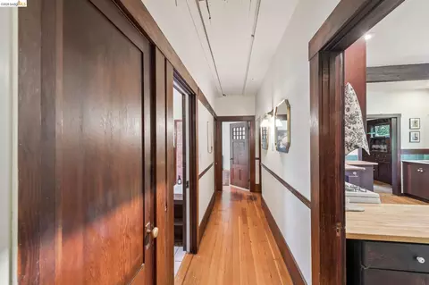 Entry Way - 2953 Hillegass Ave, Berkeley, CA 94705 photo 5 of 6