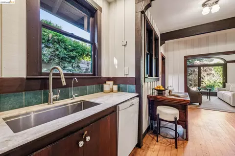 Kitchen - 2953 Hillegass Ave, Berkeley, CA 94705 photo 2 of 6