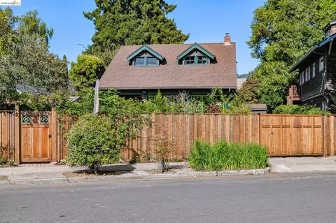 Exterior - 2953 Hillegass Ave, Berkeley, CA 94705 photo 2 of 27