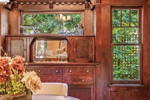 Dining - 2953 Hillegass Ave, Berkeley, CA 94705 photo 3 of 4