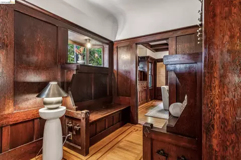 Entry Way - 2953 Hillegass Ave, Berkeley, CA 94705 photo 3 of 6