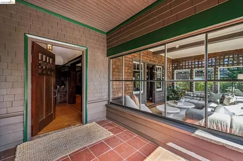 Exterior - 2953 Hillegass Ave, Berkeley, CA 94705 photo 7 of 27