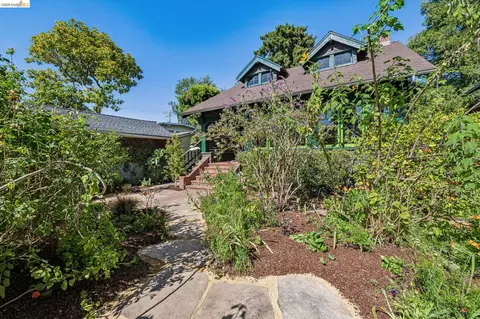 Exterior - 2953 Hillegass Ave, Berkeley, CA 94705 photo 23 of 27