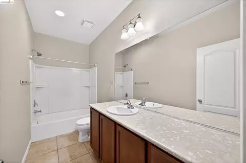 Bath - 24 Mandrake Ct, Oakley, CA 94561 photo 4 of 4