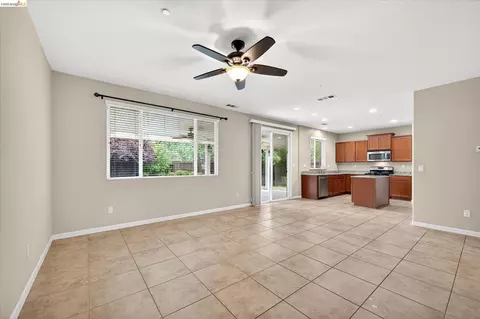 Living - 24 Mandrake Ct, Oakley, CA 94561 photo 5 of 5