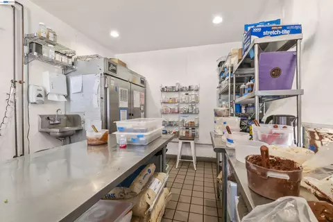 Kitchen - 745 5th St, Oakland, CA 94607 photo 3 of 4