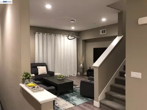 1709 Ironwood Ln, Milpitas, CA 95035