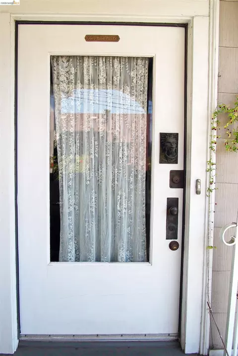 Entry Way - 1931 Stuart St, Berkeley, CA 94703 photo 1 of 2