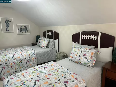 Bedroom - 5412 Degnan Dr, Martinez, CA 94553 photo 1 of 5