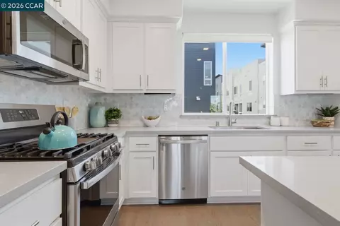 Kitchen - 1580 Wright Ave, Richmond, CA 94804 photo 5 of 5