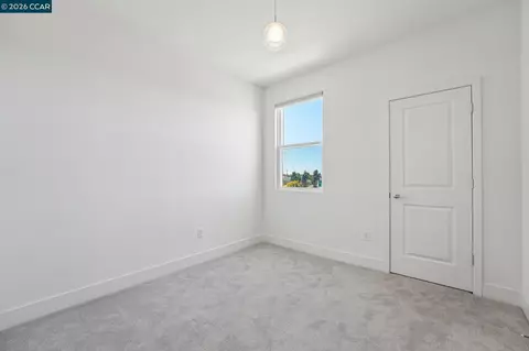 Bedroom - 1580 Wright Ave, Richmond, CA 94804 photo 4 of 7
