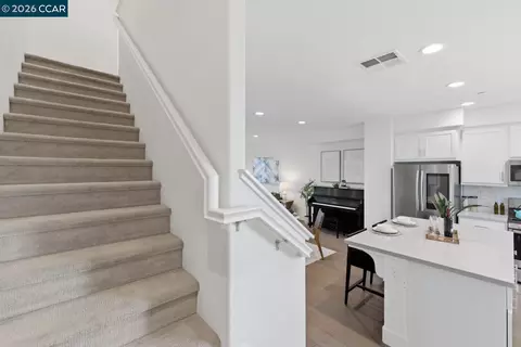Entry Way - 1580 Wright Ave, Richmond, CA 94804 photo 4 of 4
