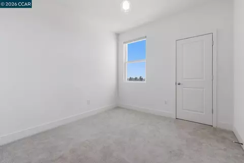 Bedroom - 1580 Wright Ave, Richmond, CA 94804 photo 4 of 9