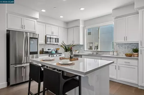 Kitchen - 1580 Wright Ave, Richmond, CA 94804 photo 1 of 4