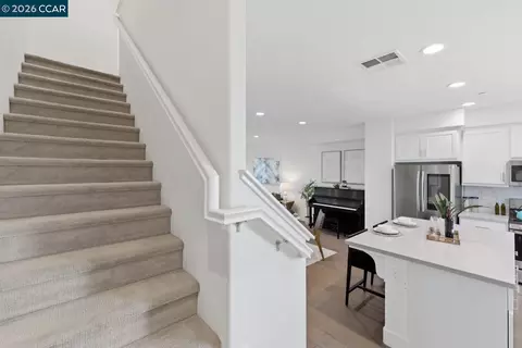 Entry Way - 1580 Wright Ave, Richmond, CA 94804 photo 2 of 2