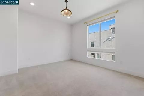Bedroom - 1580 Wright Ave, Richmond, CA 94804 photo 7 of 9