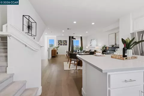 Entry Way - 1580 Wright Ave, Richmond, CA 94804 photo 2 of 4
