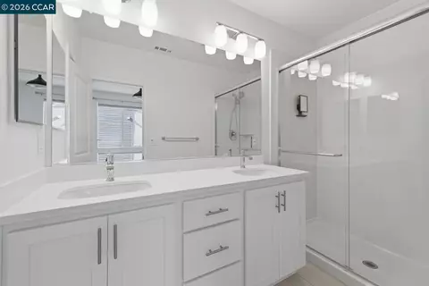 Bath - 1580 Wright Ave, Richmond, CA 94804 photo 4 of 5