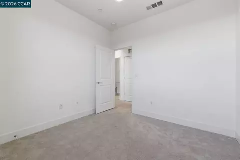Bedroom - 1580 Wright Ave, Richmond, CA 94804 photo 5 of 9