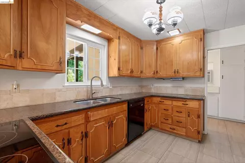 Kitchen - Undisclosed, Concord, CA 94520 photo 3 of 5