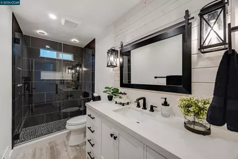 Bath - 1730 Elm Rd, Concord, CA 94519 photo 1 of 4