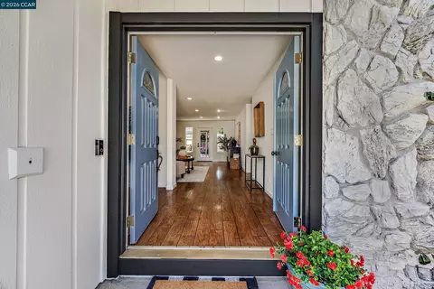 Entry Way - 1730 Elm Rd, Concord, CA 94519 photo 2 of 3