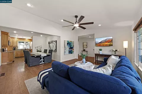 Living - 1730 Elm Rd, Concord, CA 94519 photo 2 of 4