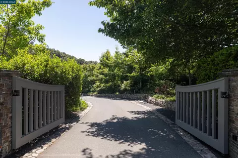 3937 Happy Valley Rd, Lafayette, CA 94549
