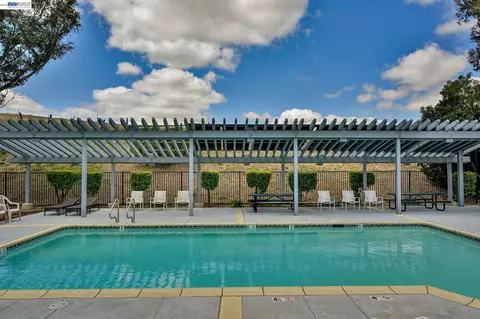 Exterior - 1202 Spring Valley Cmn, Livermore, CA 94551 photo 7 of 8