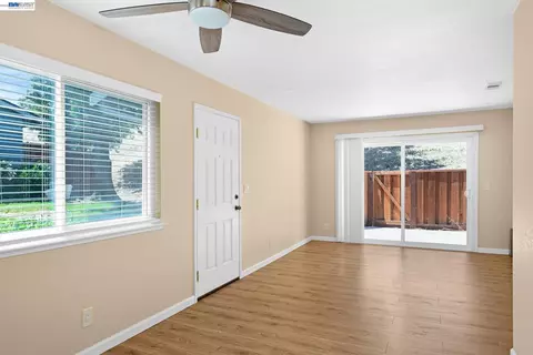 Living - 1202 Spring Valley Cmn, Livermore, CA 94551 photo 4 of 4