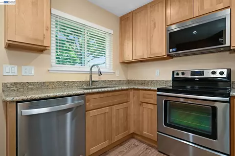 Kitchen - 1202 Spring Valley Cmn, Livermore, CA 94551 photo 3 of 3