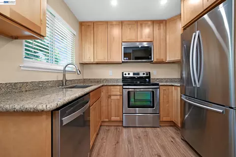 Kitchen - 1202 Spring Valley Cmn, Livermore, CA 94551 photo 1 of 3