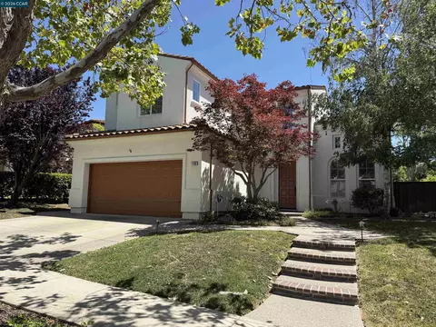1166 S Chanterella Dr, San Ramon, CA 94582