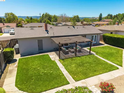 Exterior - 7477 Limerick Ave, Dublin, CA 94568 photo 5 of 8
