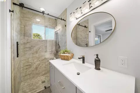 Bath - 7477 Limerick Ave, Dublin, CA 94568 photo 3 of 5