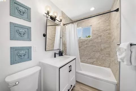 Bath - 7477 Limerick Ave, Dublin, CA 94568 photo 1 of 5