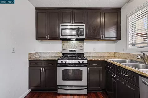Kitchen - 1360 Grove Way, Concord, CA 94518 photo 5 of 6