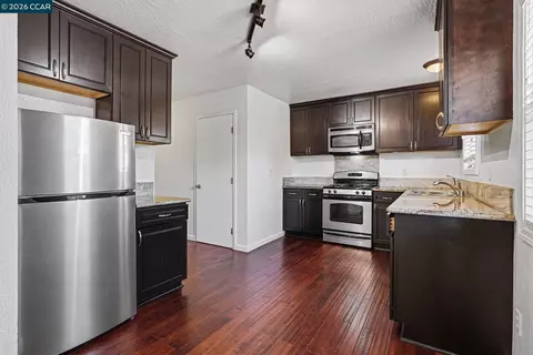 Kitchen - 1360 Grove Way, Concord, CA 94518 photo 4 of 6