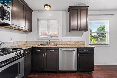 Kitchen - 1360 Grove Way, Concord, CA 94518 photo 6 of 6