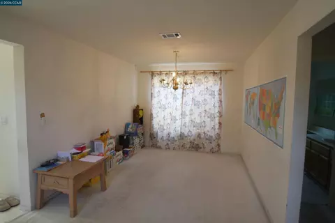 576 Ross Cir, Martinez, CA 94553 photo 6